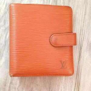 Louis Vuitton CHESNUT BIFOLD W/ Clasp